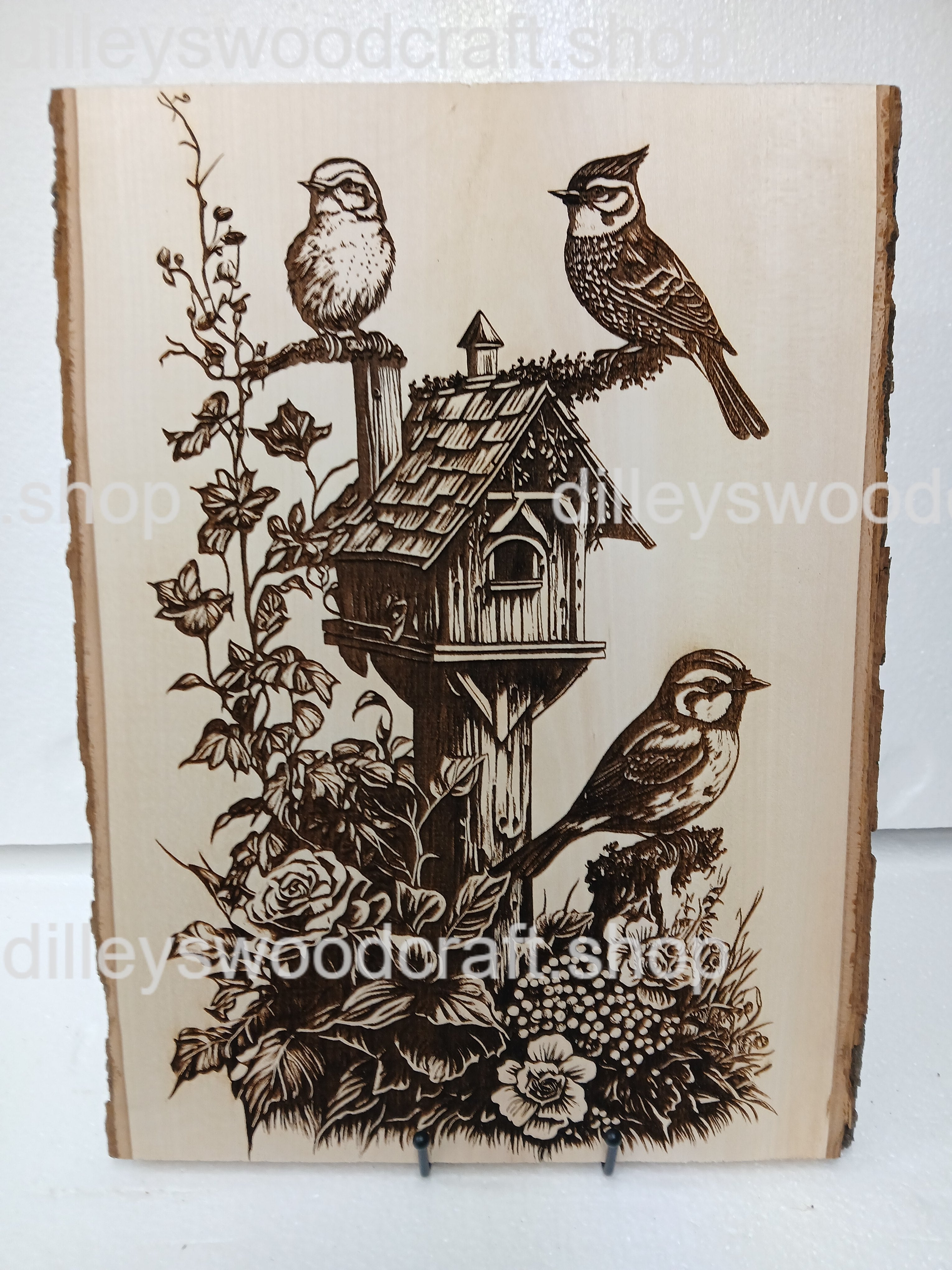 Birdhouse with Flowers Engraving